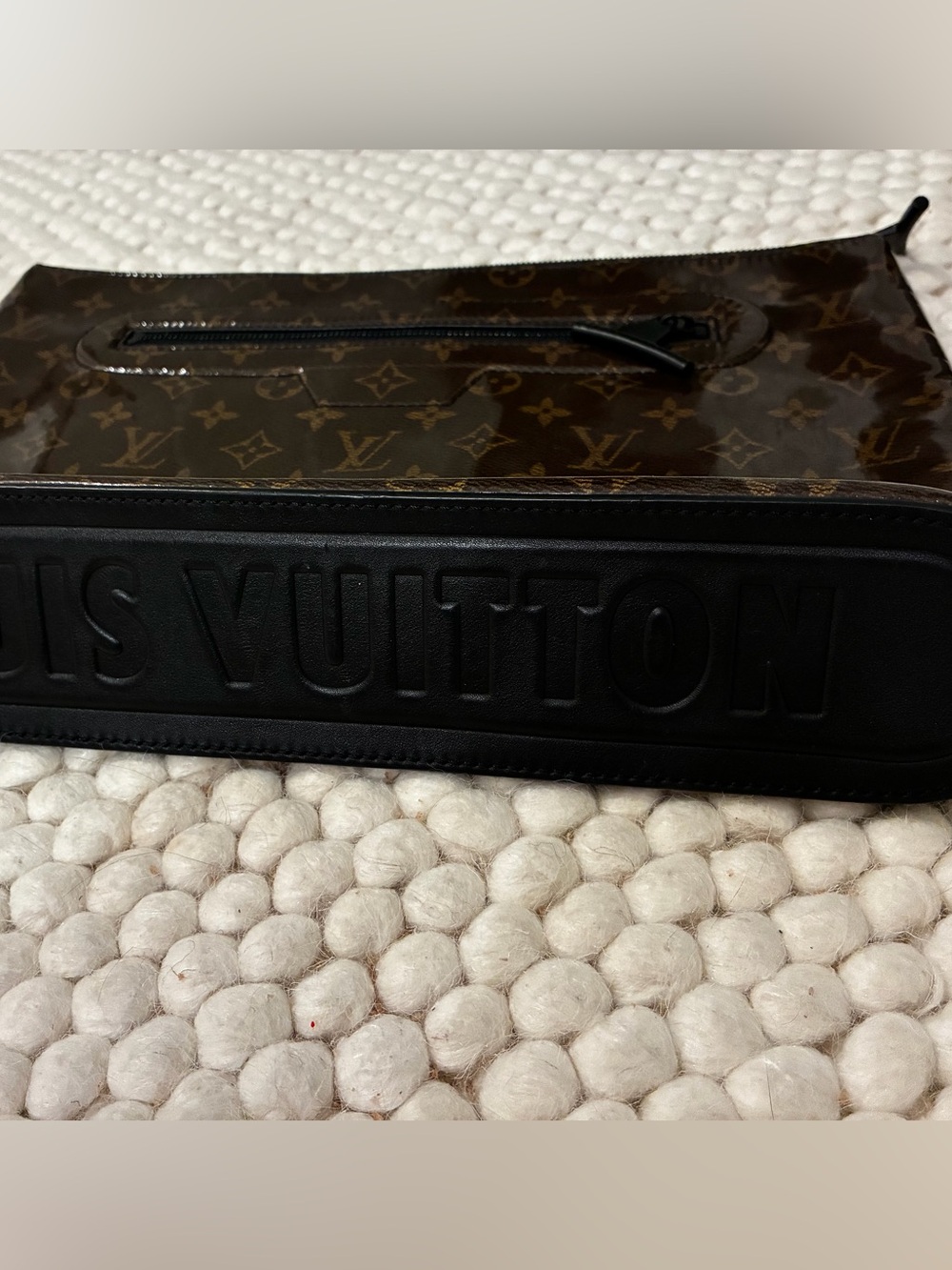 LOUIS VUITTON MONOGRAM GLAZE COSMOS POCHETTE - Picture 6 of 12